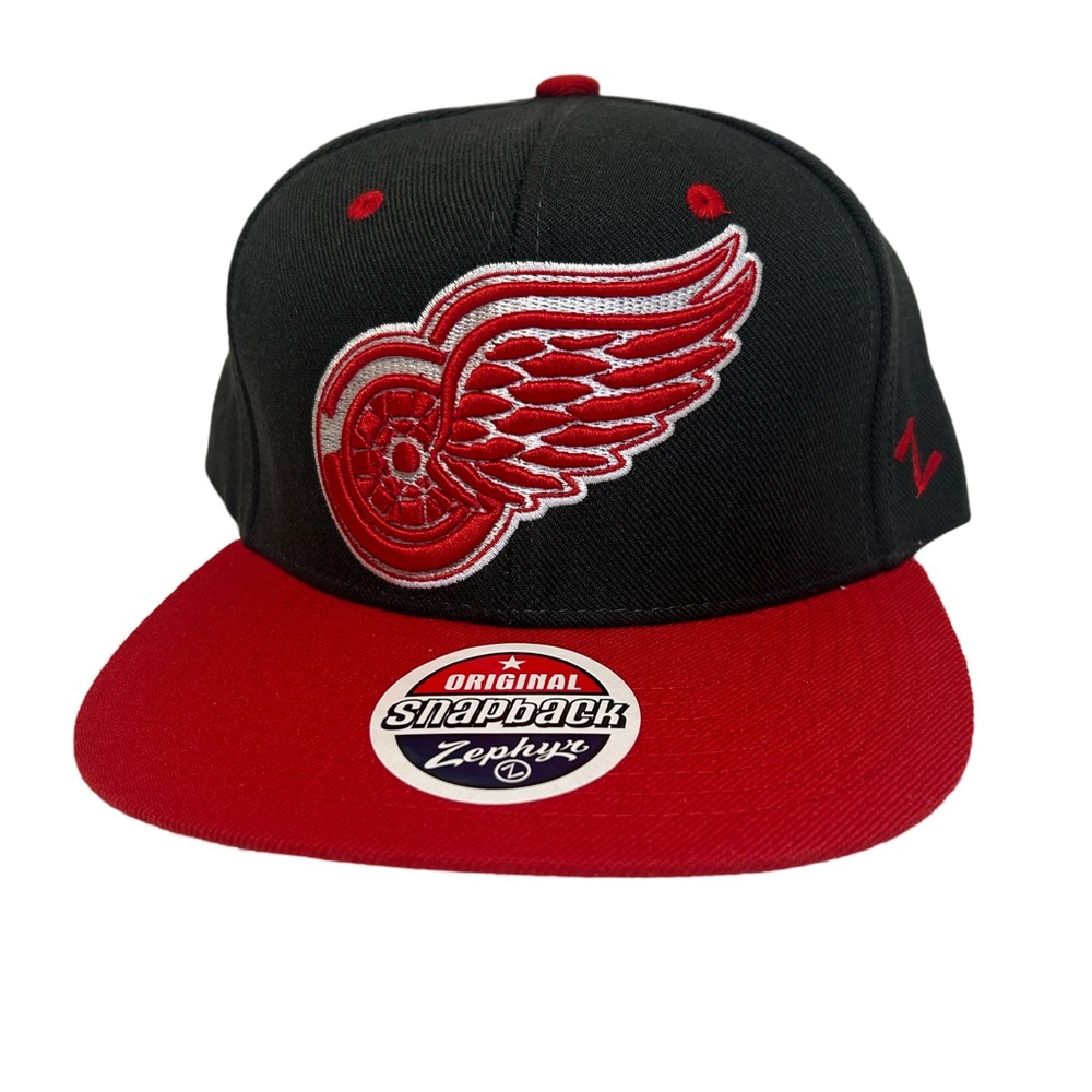BRAND NEW, Zephyr Detroit Red Wings Snapback Hat (Colour: Dark Grey and Red)